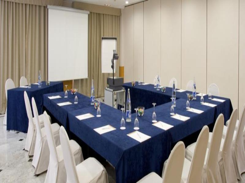 Nh Ciutat De Reus Ξενοδοχείο Εξωτερικό φωτογραφία